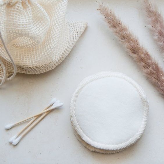 Reusable Bamboo Cotton - Makeup remover Rounds in wash bag
